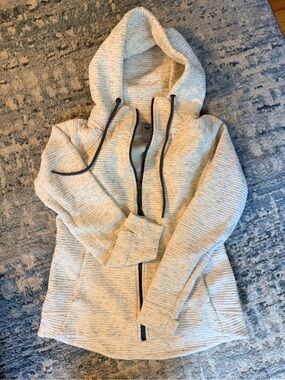 Te Verde Cream Ribbed Zip-Up Hoodie with Black Drawstrings